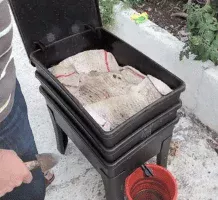 Lombricomposteur ouvert, tapis d'humidification