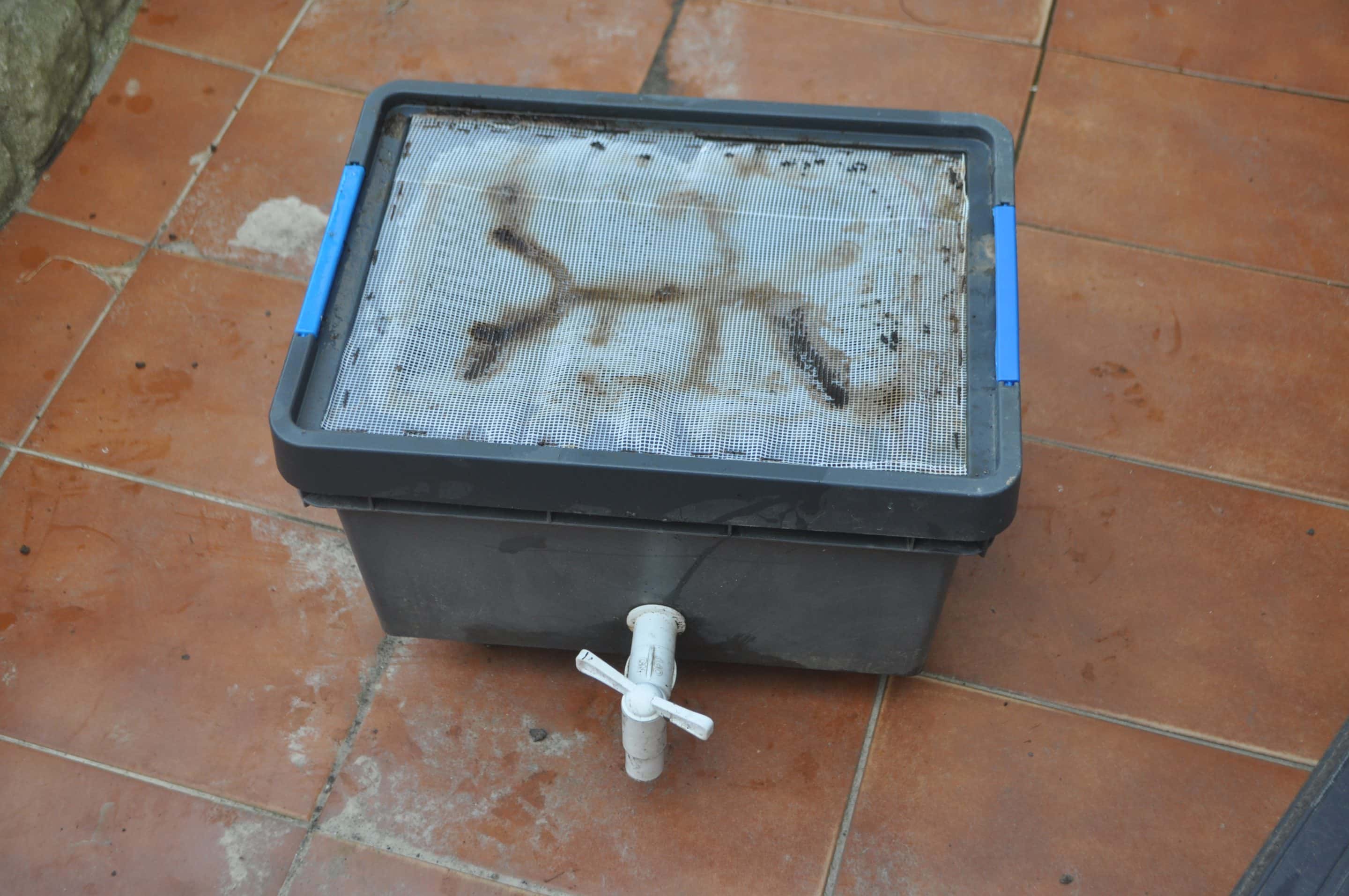 Bac à jus de compost avec sa moustiquaire